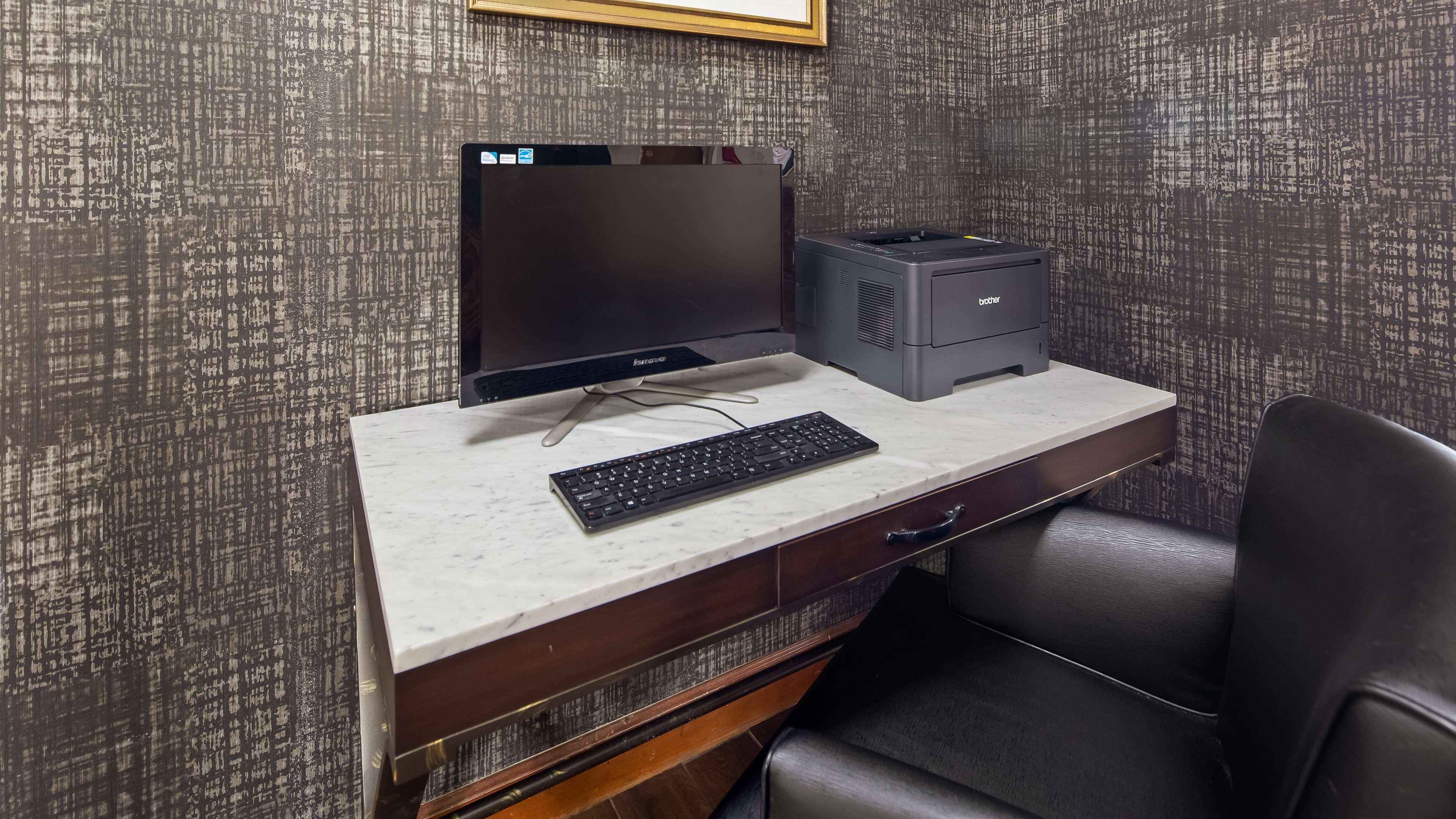 Best Western Inn & Suites Byron Exteriör bild