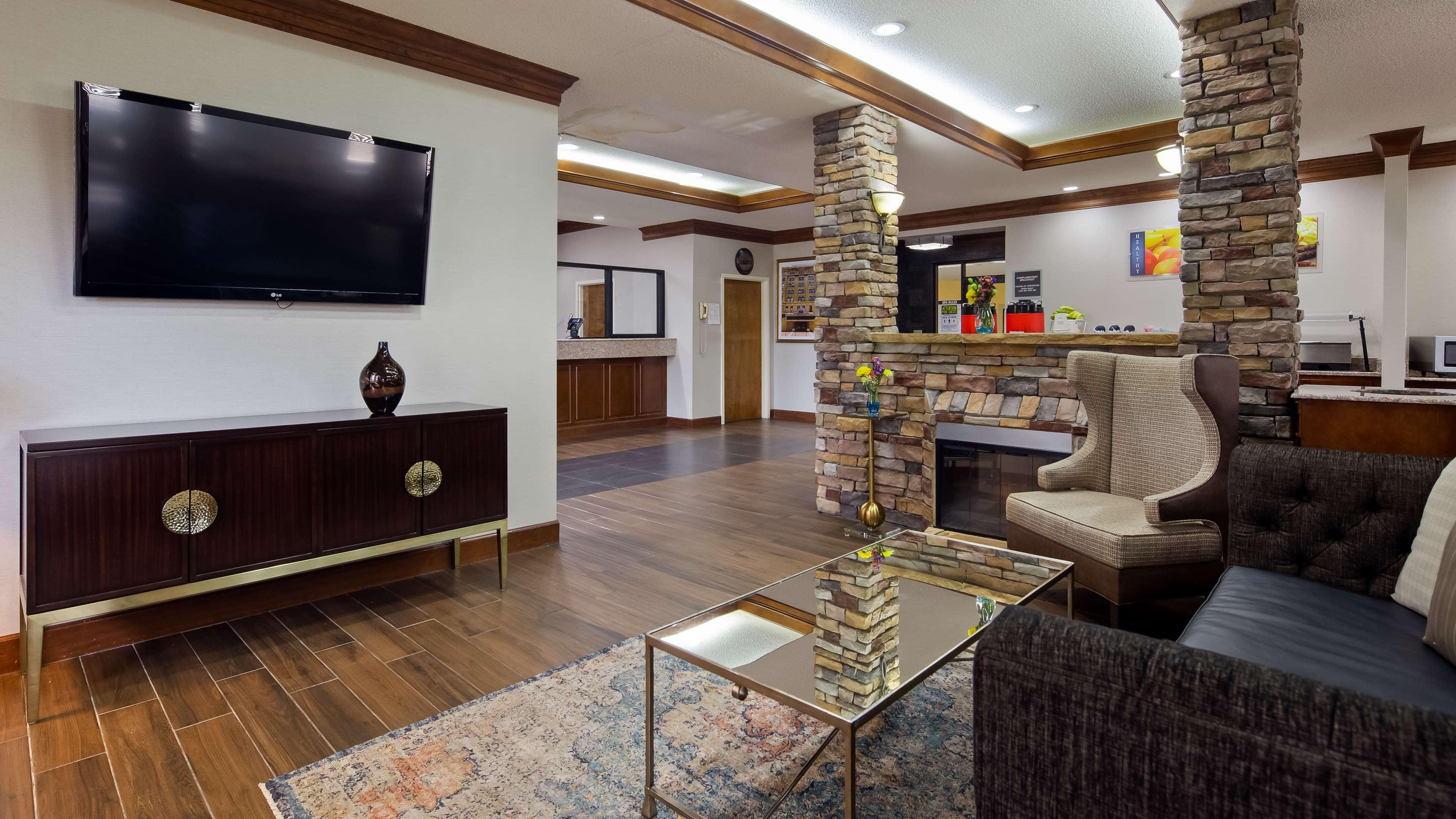 Best Western Inn & Suites Byron Exteriör bild