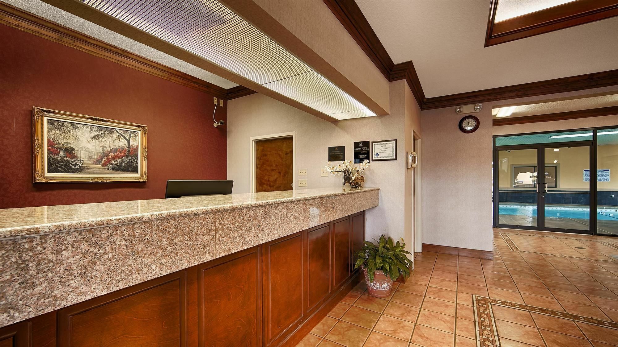 Best Western Inn & Suites Byron Exteriör bild